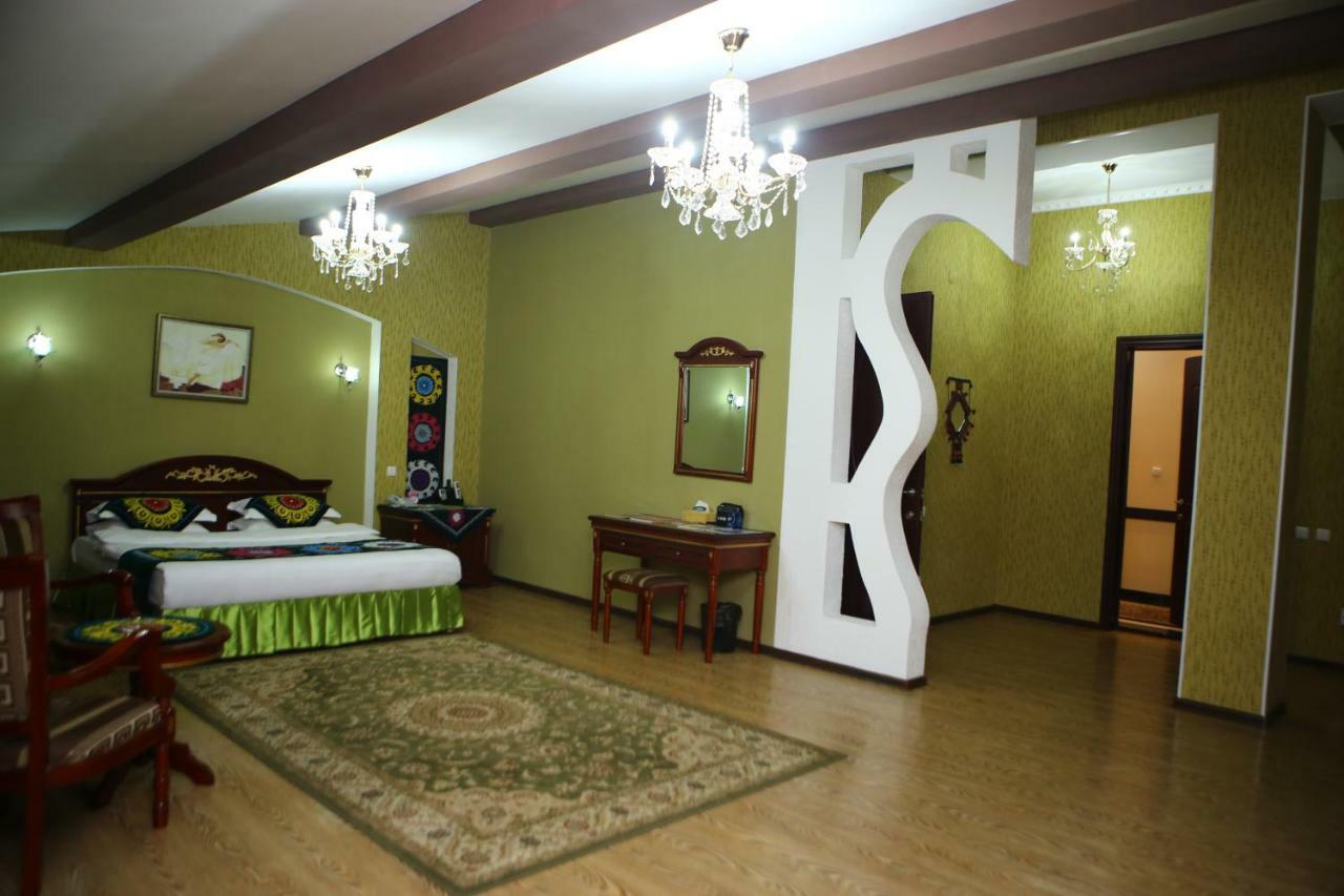 Oriyo Dushanbe Hotel Exterior foto
